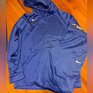 Men’s Nike sweatsuit